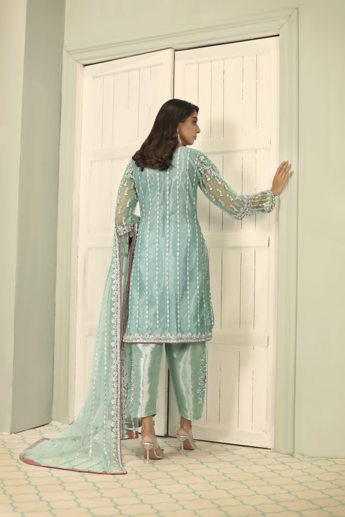 💎 Exquisite Pakistani Bridal Dress: Dapper Aqua Elegance 💎